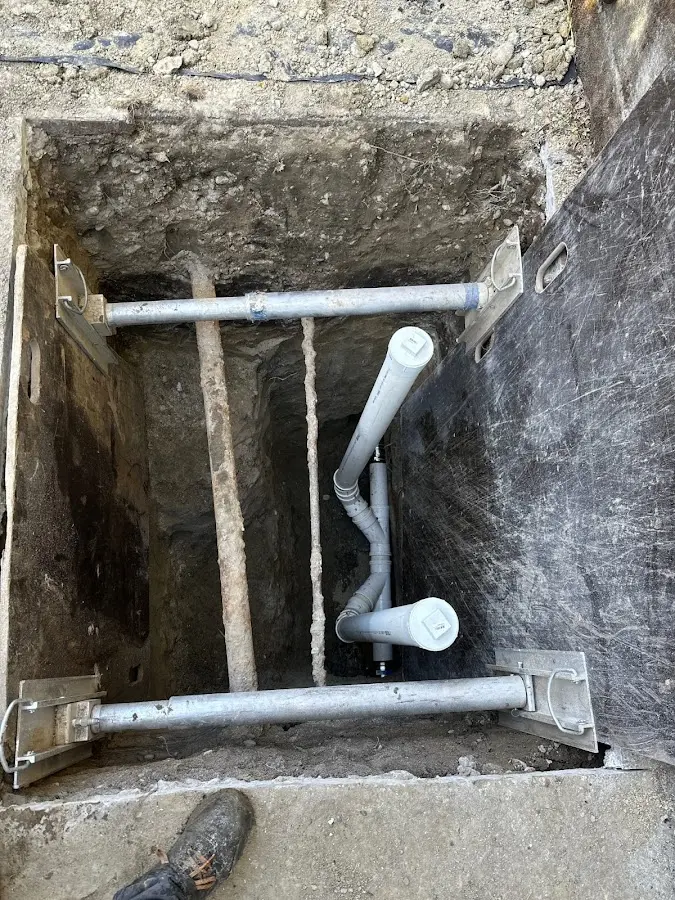 Experienced plumber completing Gas Line Repair work in Bacliff